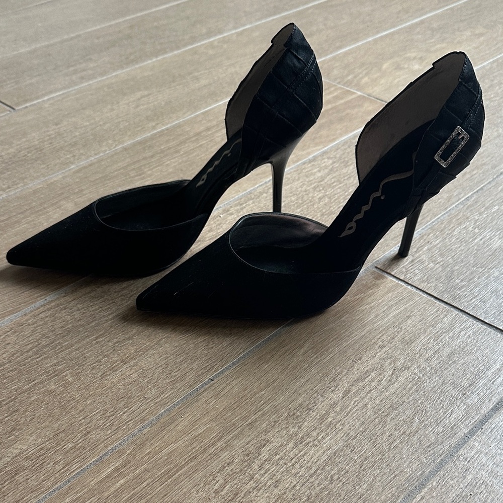 Nina Black Pointed Toe Heels